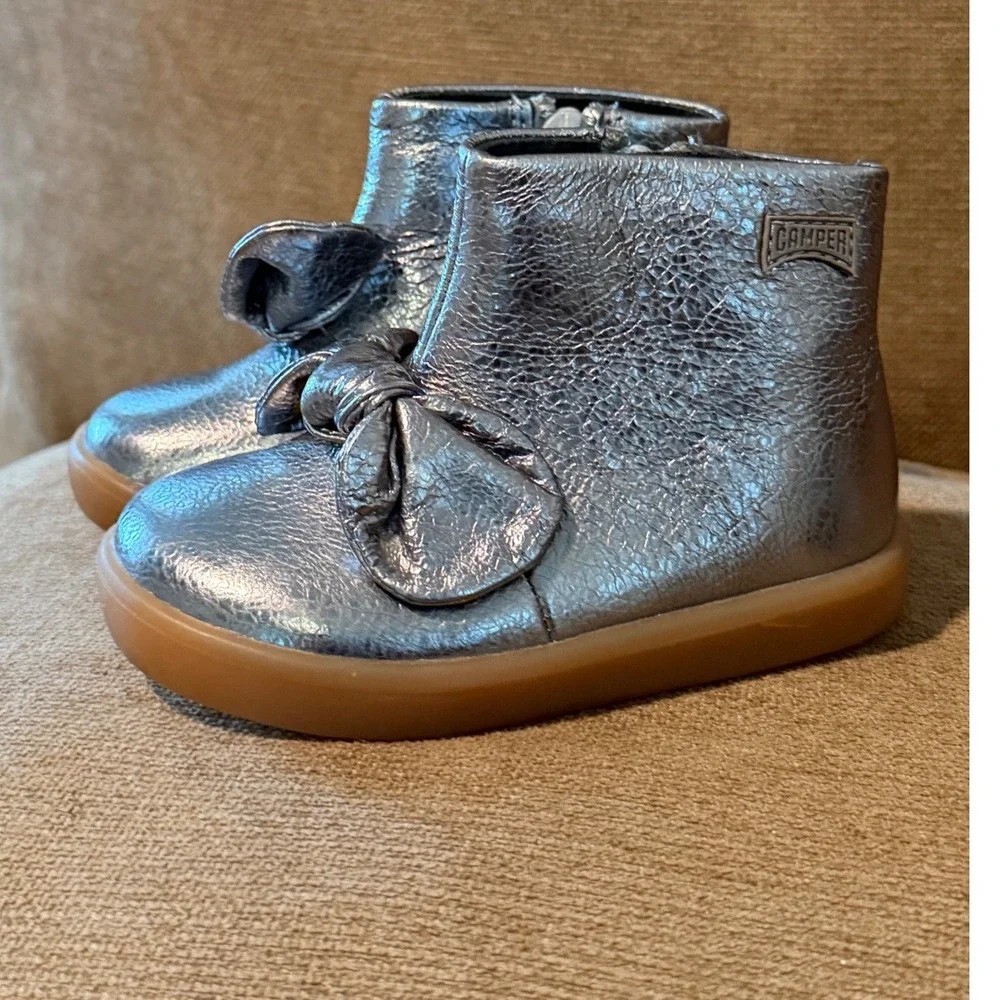 Camper Peu Cami Baby Boots Metallic Silver Leather Bow Zip EU 21 US 5.5 Toddler